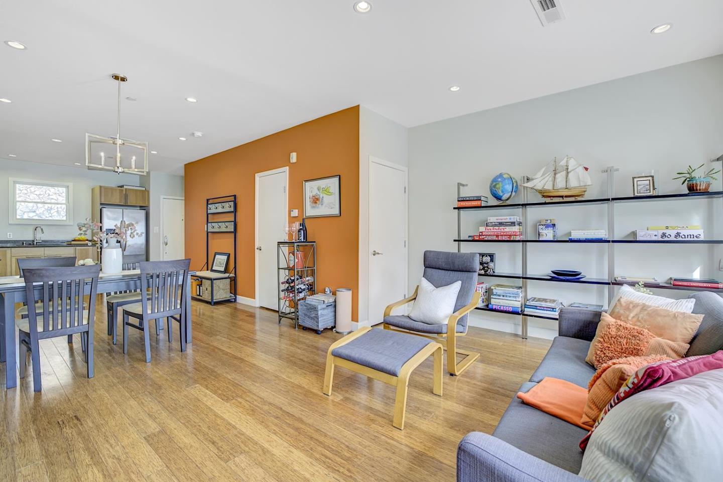 Detail Gallery Image 12 of 48 For 1 San Bruno Ave #J,  Brisbane,  CA 94005 - 2 Beds | 2/1 Baths