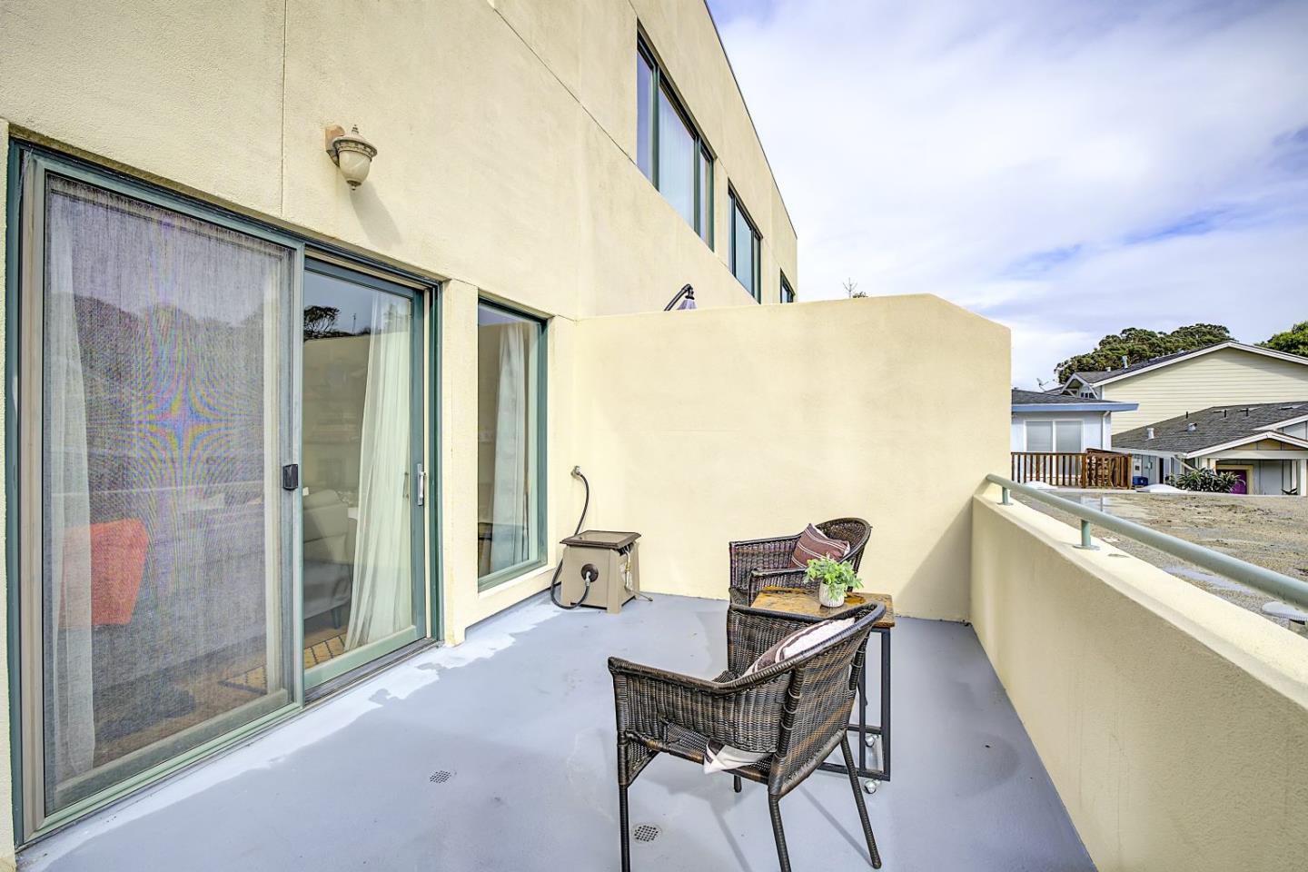 Detail Gallery Image 15 of 48 For 1 San Bruno Ave #J,  Brisbane,  CA 94005 - 2 Beds | 2/1 Baths