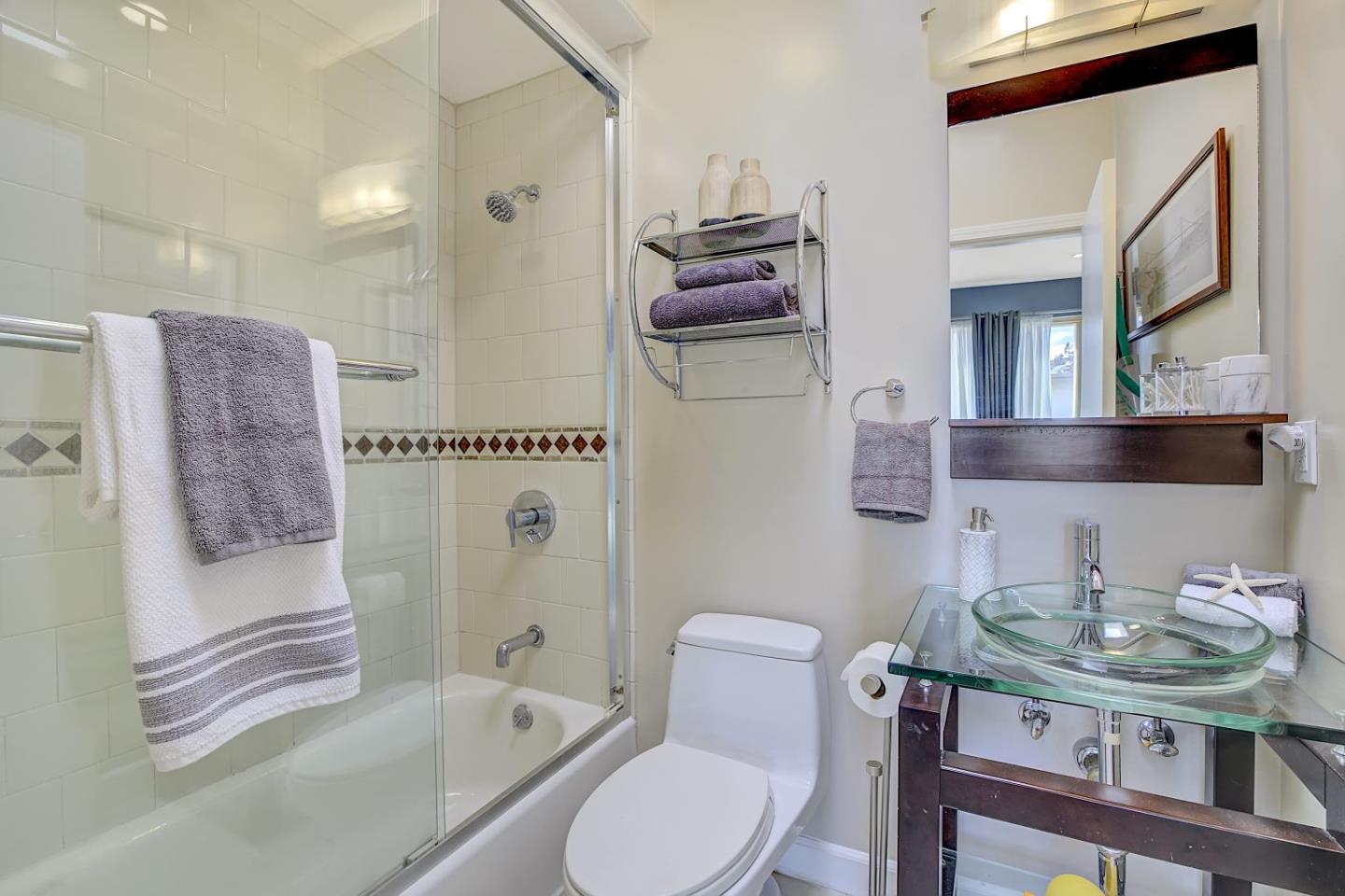 Detail Gallery Image 19 of 48 For 1 San Bruno Ave #J,  Brisbane,  CA 94005 - 2 Beds | 2/1 Baths