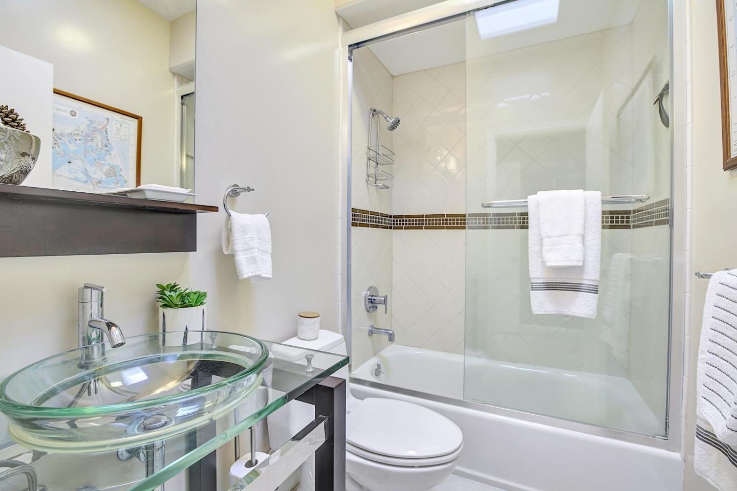 Detail Gallery Image 23 of 48 For 1 San Bruno Ave #J,  Brisbane,  CA 94005 - 2 Beds | 2/1 Baths