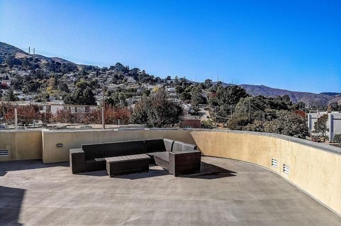 Detail Gallery Image 25 of 48 For 1 San Bruno Ave #J,  Brisbane,  CA 94005 - 2 Beds | 2/1 Baths