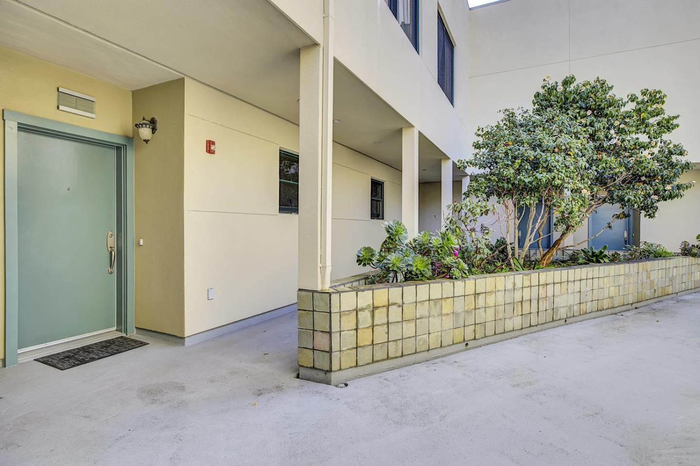 Detail Gallery Image 29 of 48 For 1 San Bruno Ave #J,  Brisbane,  CA 94005 - 2 Beds | 2/1 Baths
