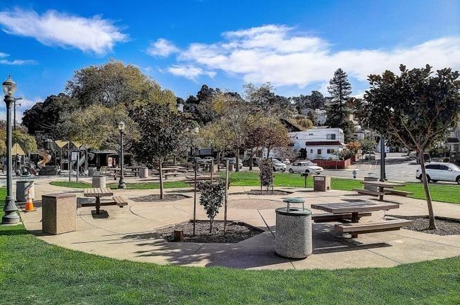 Detail Gallery Image 33 of 48 For 1 San Bruno Ave #J,  Brisbane,  CA 94005 - 2 Beds | 2/1 Baths