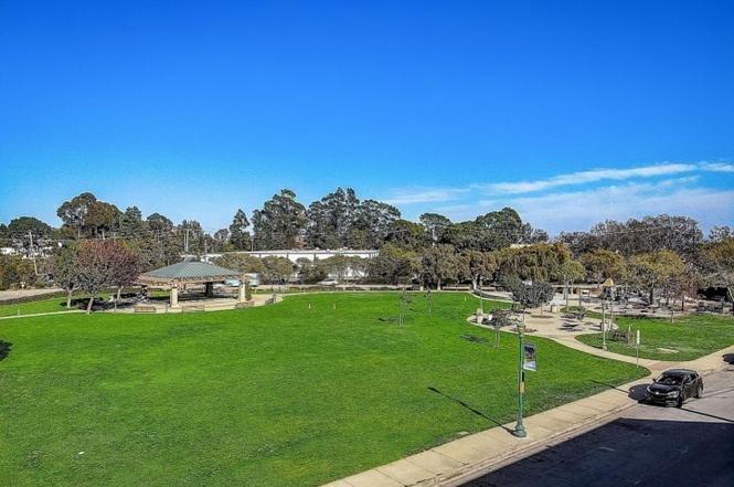 Detail Gallery Image 34 of 48 For 1 San Bruno Ave #J,  Brisbane,  CA 94005 - 2 Beds | 2/1 Baths