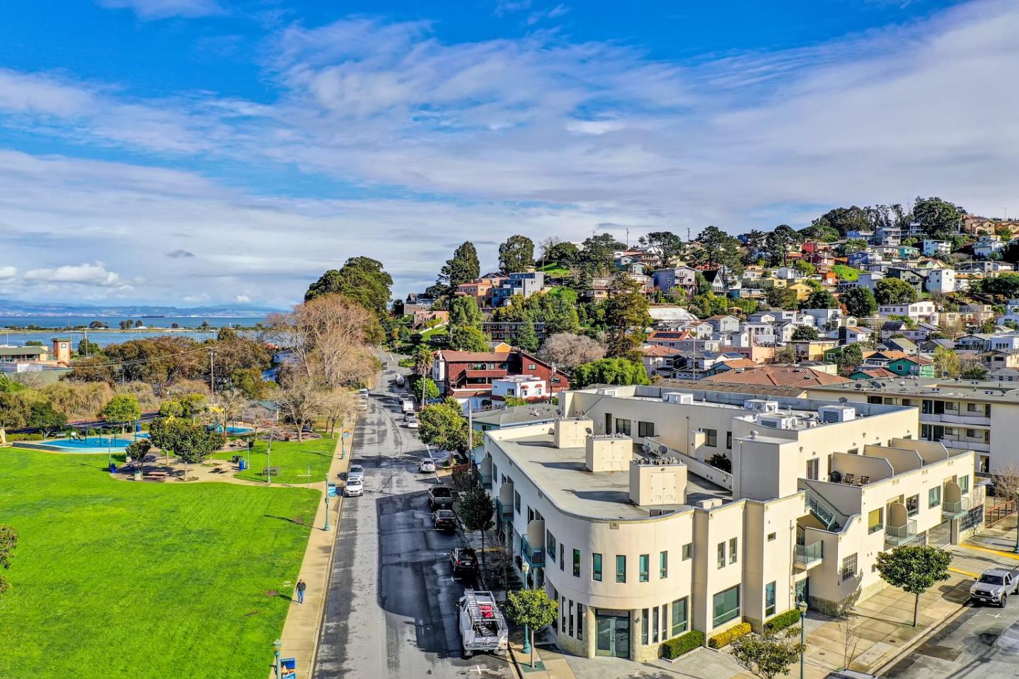 Detail Gallery Image 35 of 48 For 1 San Bruno Ave #J,  Brisbane,  CA 94005 - 2 Beds | 2/1 Baths