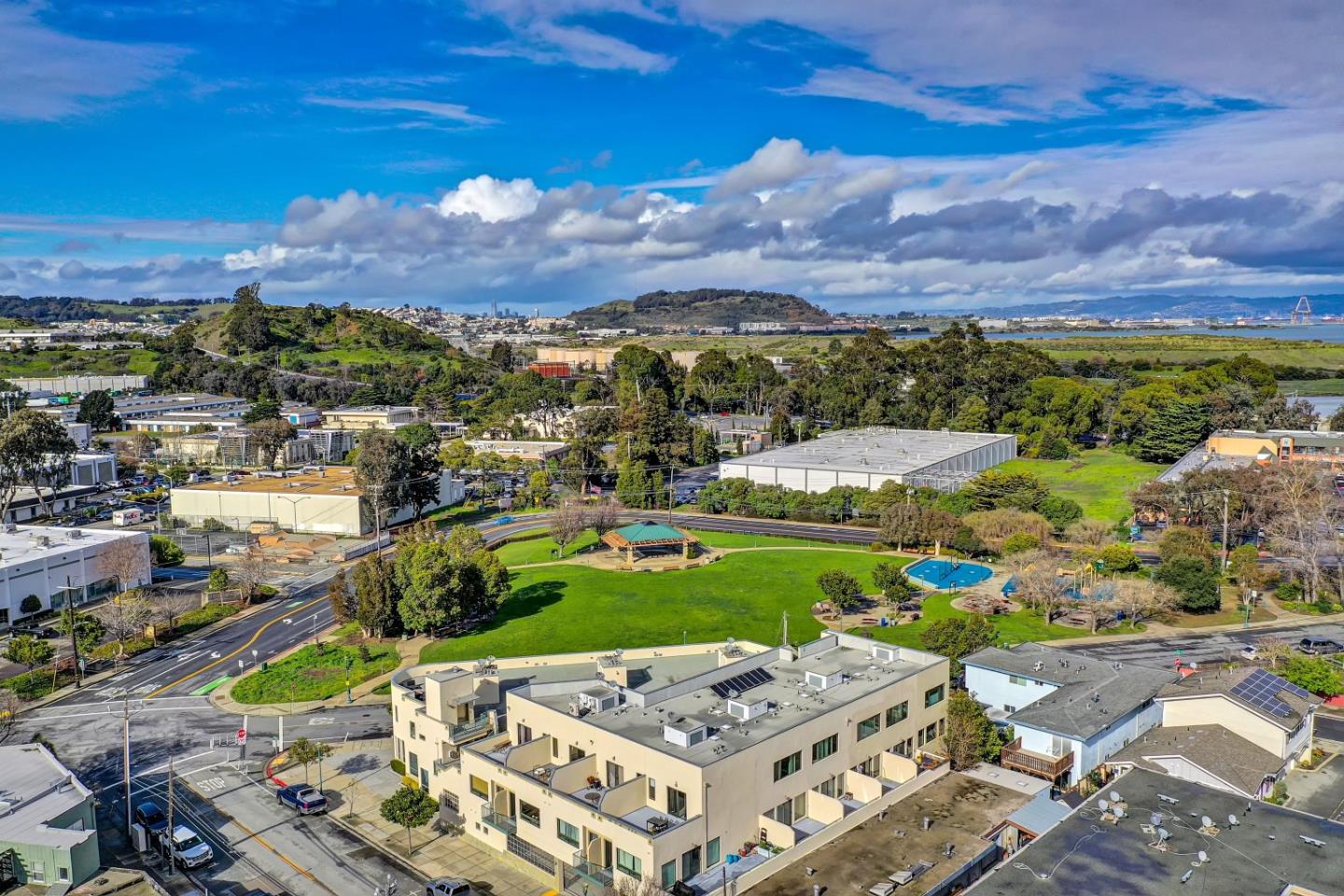 Detail Gallery Image 36 of 48 For 1 San Bruno Ave #J,  Brisbane,  CA 94005 - 2 Beds | 2/1 Baths