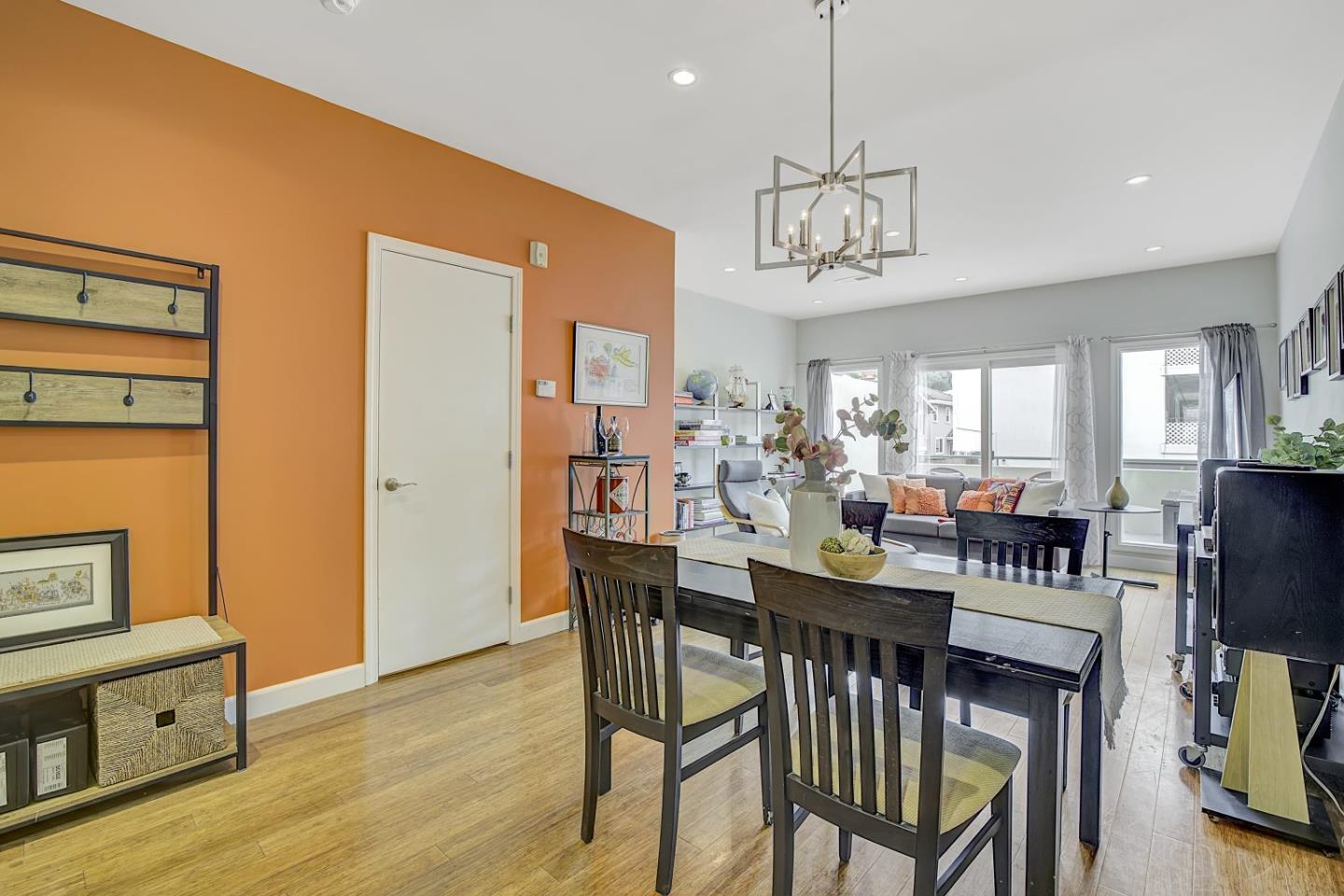 Detail Gallery Image 8 of 48 For 1 San Bruno Ave #J,  Brisbane,  CA 94005 - 2 Beds | 2/1 Baths