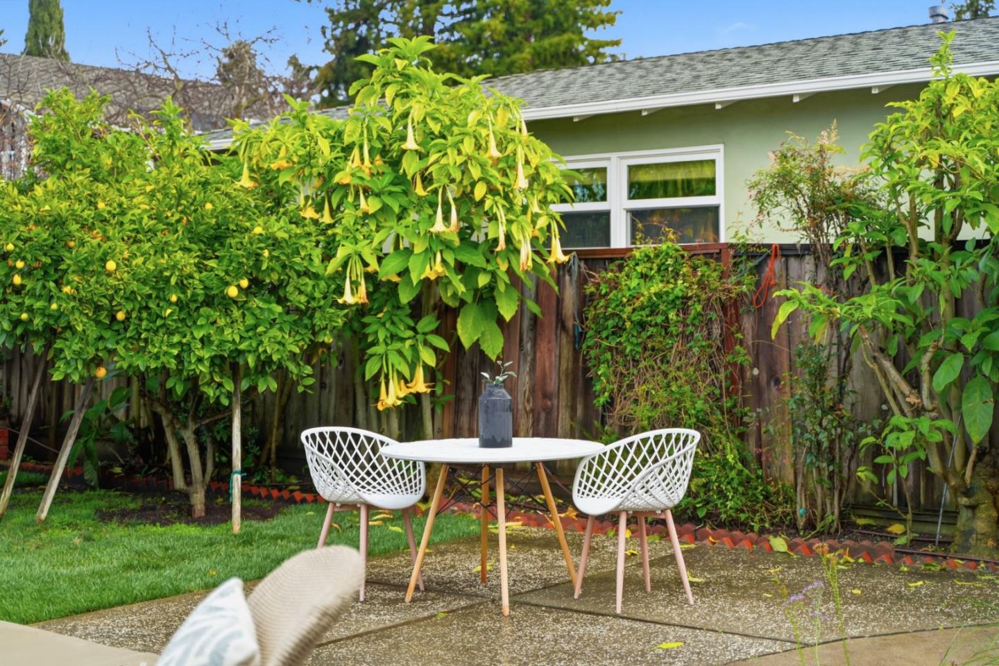 Detail Gallery Image 15 of 16 For 1331 Norman St, Redwood City,  CA 94061 - 2 Beds | 1 Baths