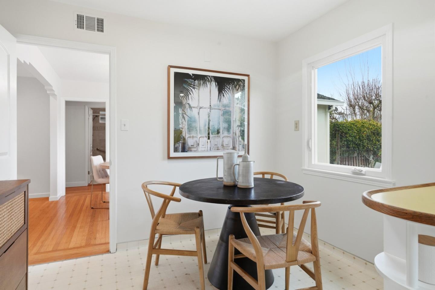 Detail Gallery Image 9 of 16 For 1331 Norman St, Redwood City,  CA 94061 - 2 Beds | 1 Baths