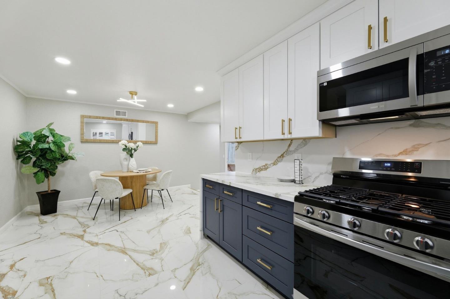 Detail Gallery Image 15 of 34 For 3165 Coldwater Dr, San Jose,  CA 95148 - 4 Beds | 3 Baths