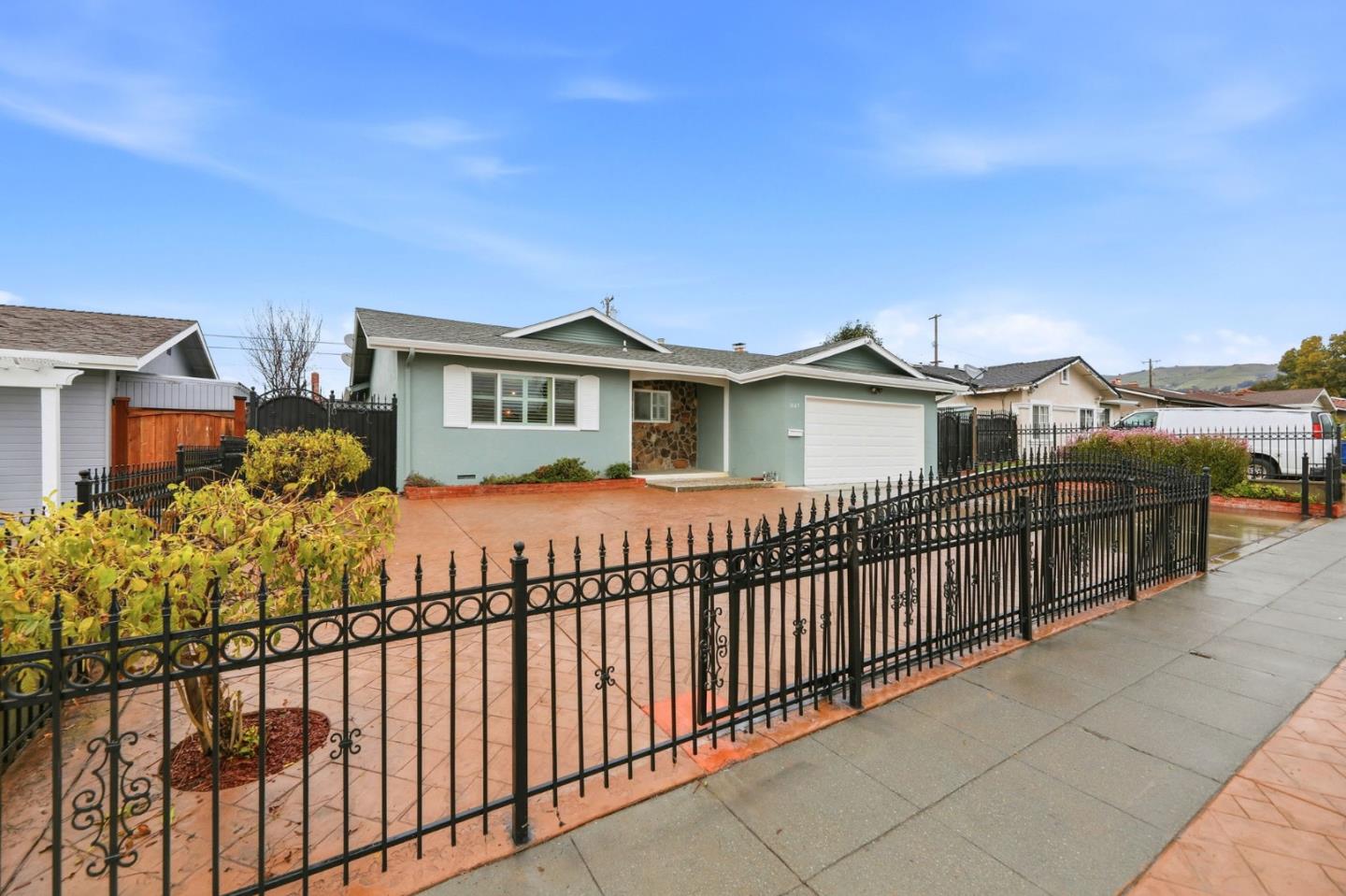 Detail Gallery Image 4 of 34 For 3165 Coldwater Dr, San Jose,  CA 95148 - 4 Beds | 3 Baths