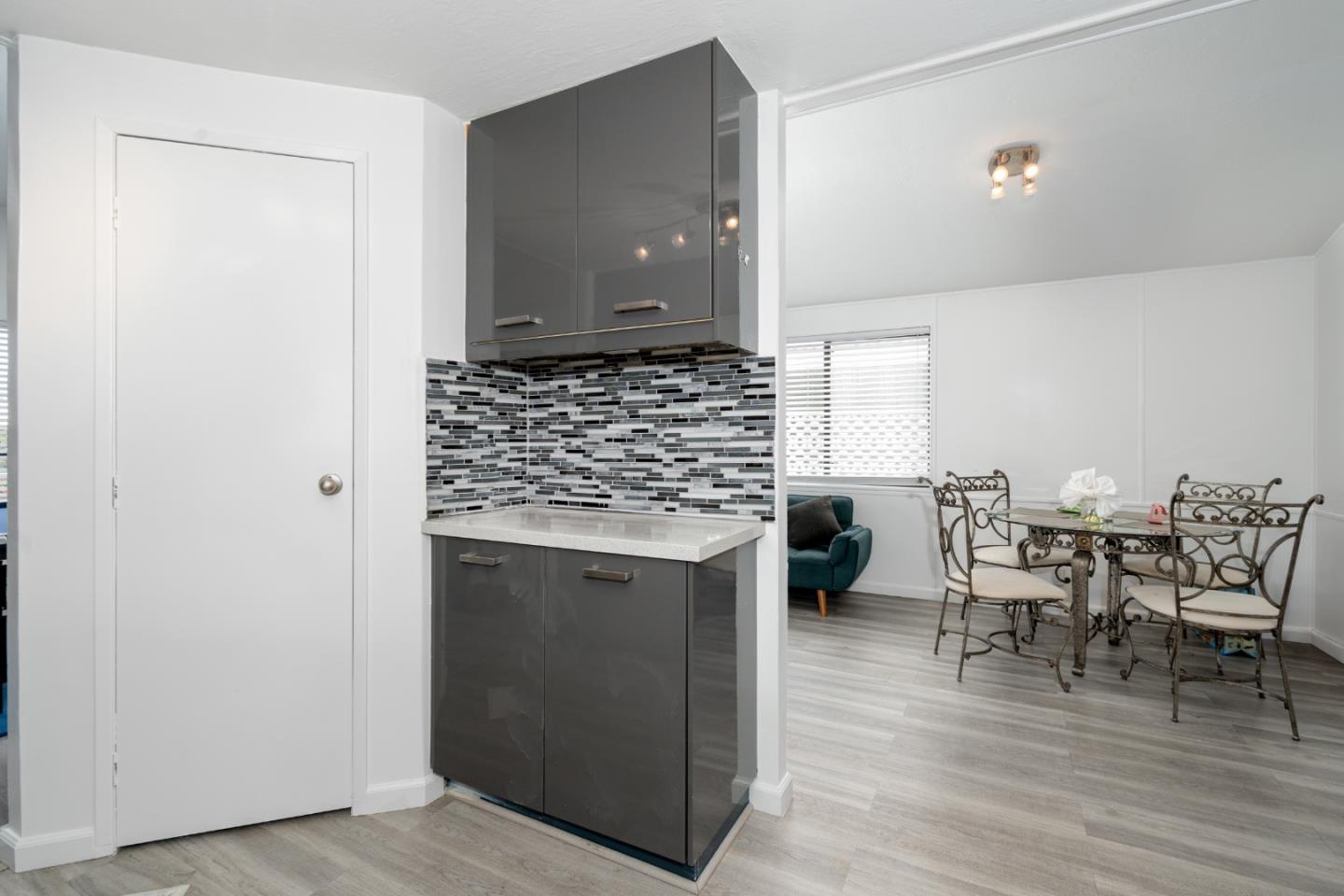 Detail Gallery Image 3 of 11 For 2150 Almaden Road #73,  San Jose,  CA 95125 - 2 Beds | 2 Baths