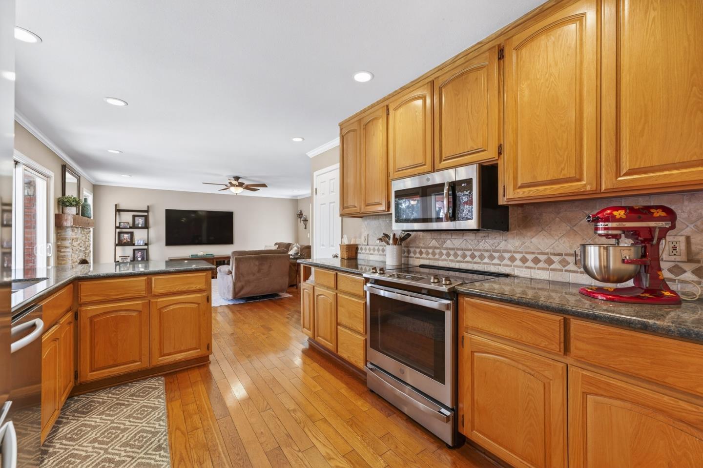 Detail Gallery Image 25 of 84 For 6050 Castello Dr, San Jose,  CA 95120 - 5 Beds | 2/1 Baths