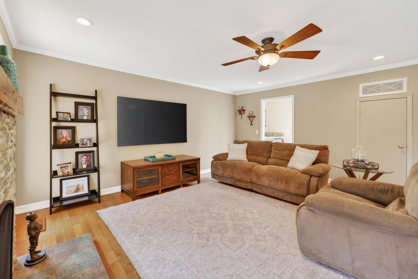 Detail Gallery Image 30 of 84 For 6050 Castello Dr, San Jose,  CA 95120 - 5 Beds | 2/1 Baths