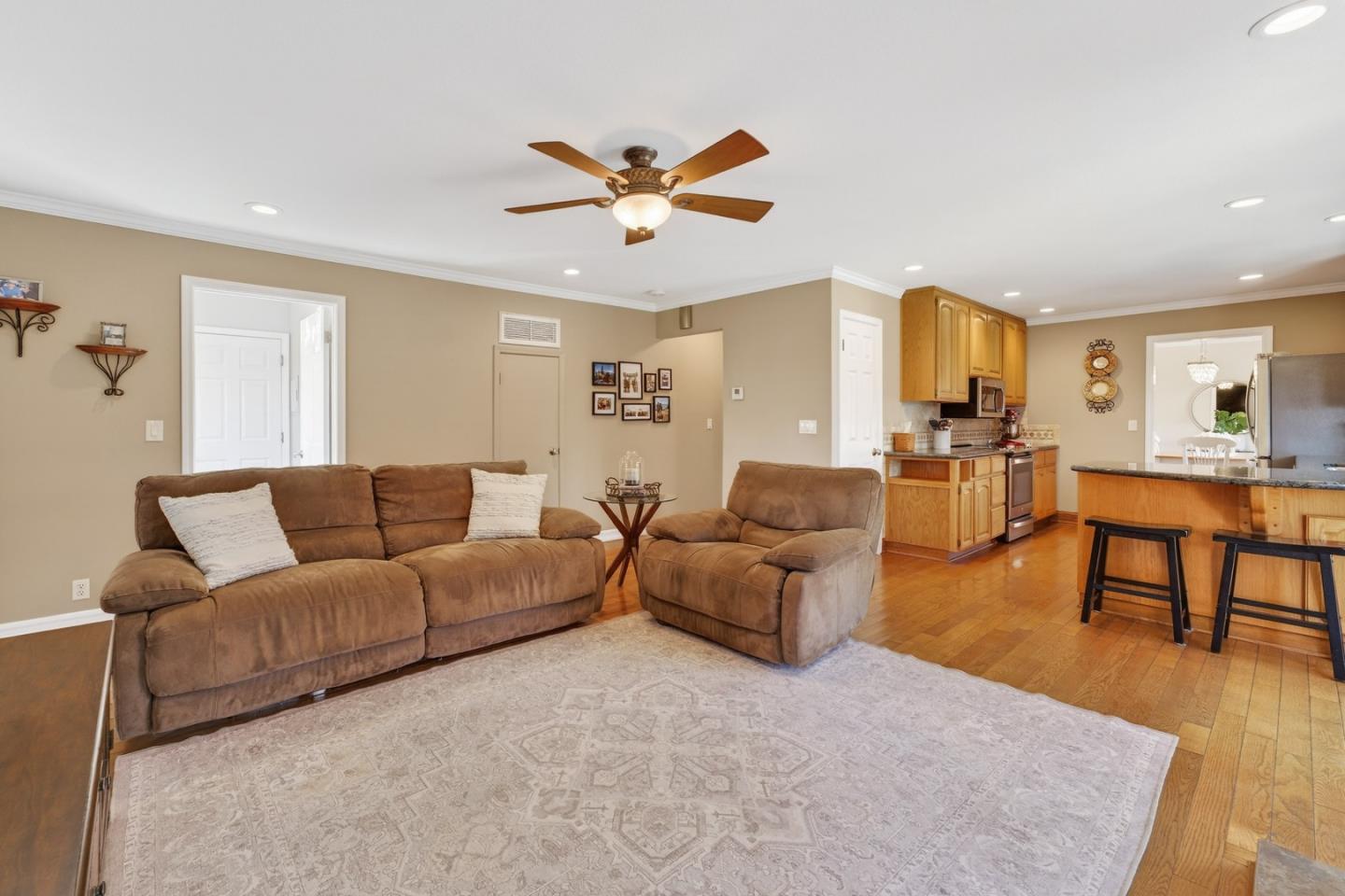 Detail Gallery Image 31 of 84 For 6050 Castello Dr, San Jose,  CA 95120 - 5 Beds | 2/1 Baths