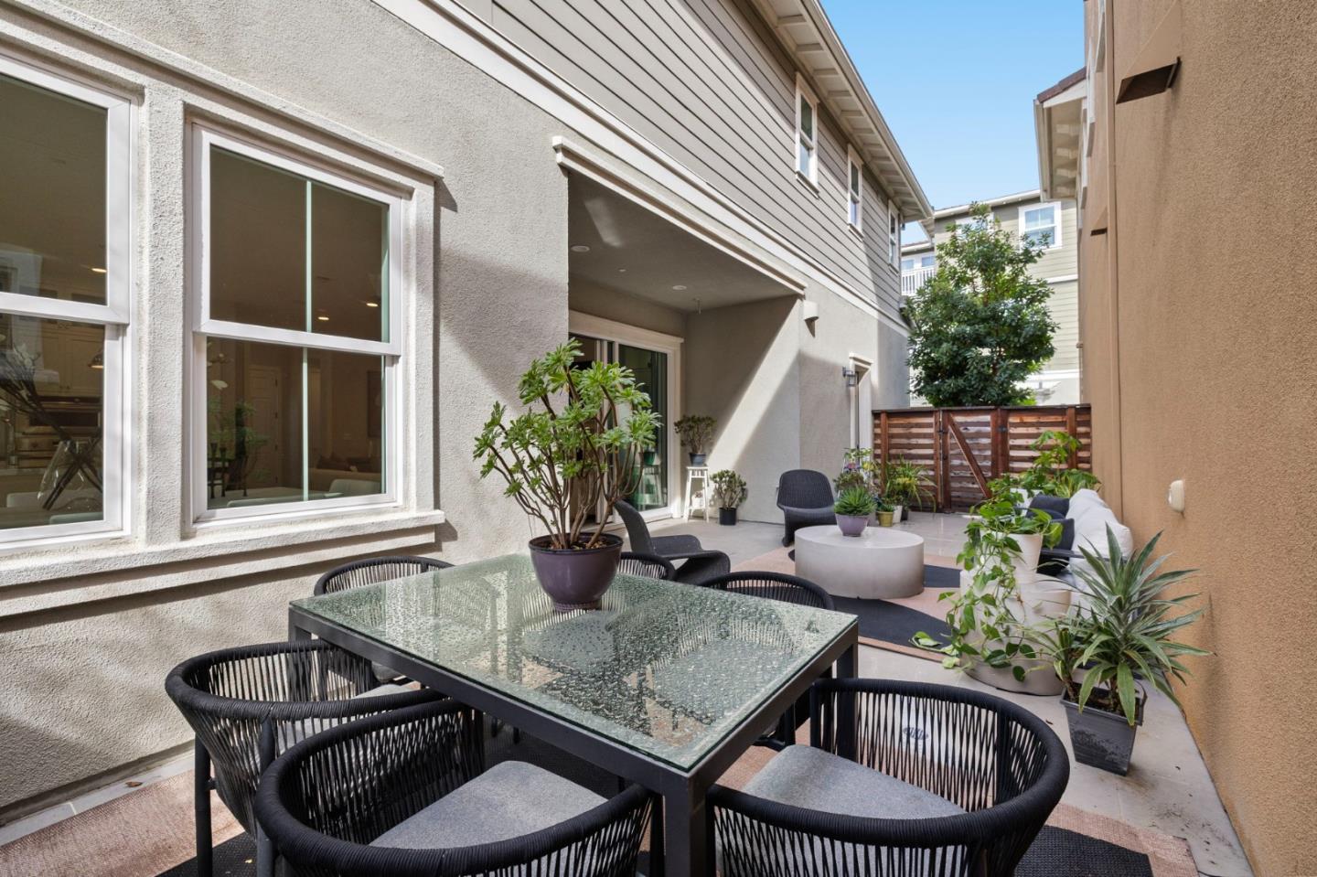 Detail Gallery Image 13 of 40 For 3103 Mena Dr, San Mateo,  CA 94403 - 4 Beds | 4/1 Baths