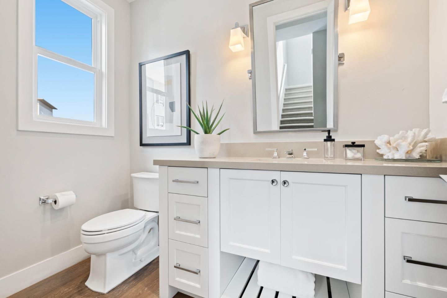 Detail Gallery Image 17 of 40 For 3103 Mena Dr, San Mateo,  CA 94403 - 4 Beds | 4/1 Baths