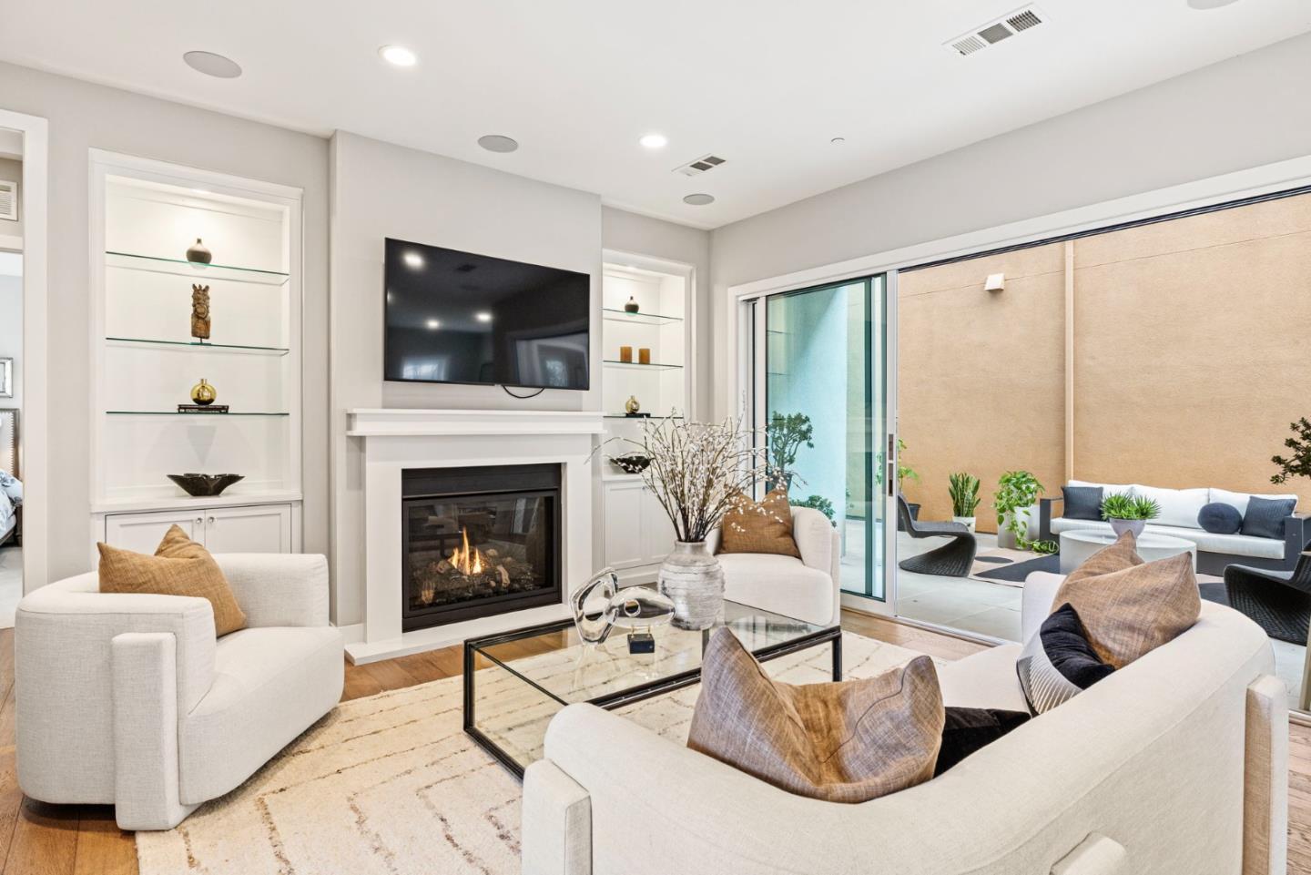 Detail Gallery Image 3 of 40 For 3103 Mena Dr, San Mateo,  CA 94403 - 4 Beds | 4/1 Baths