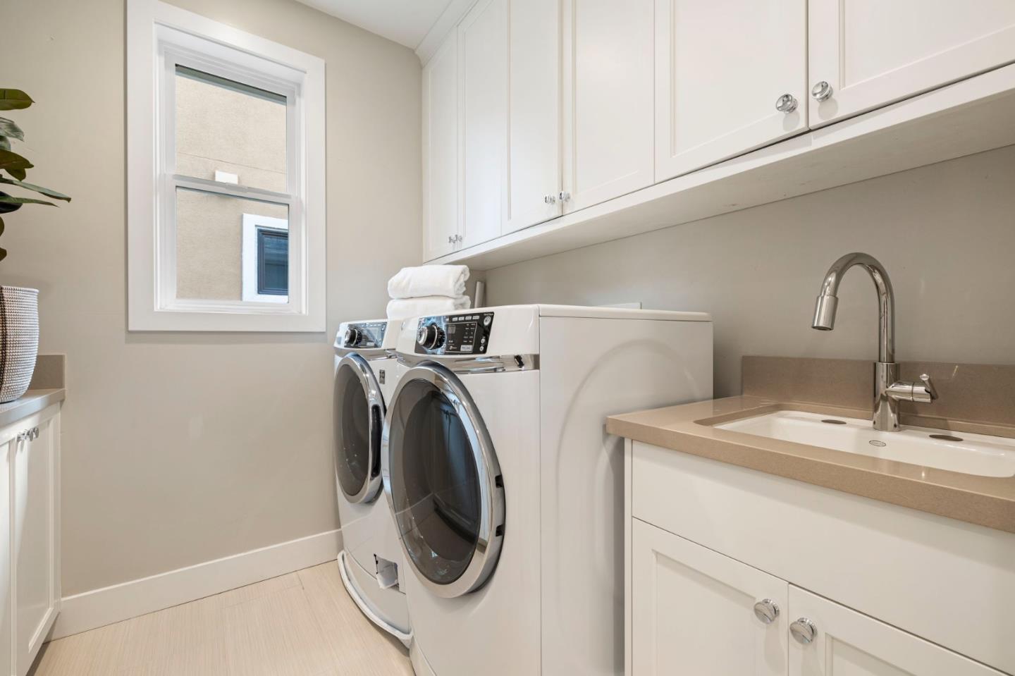 Detail Gallery Image 32 of 40 For 3103 Mena Dr, San Mateo,  CA 94403 - 4 Beds | 4/1 Baths