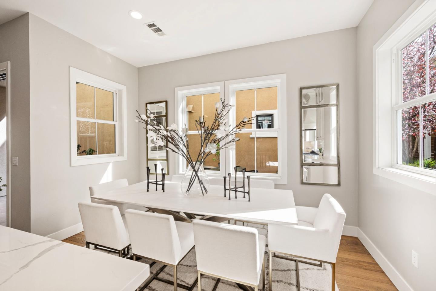 Detail Gallery Image 9 of 40 For 3103 Mena Dr, San Mateo,  CA 94403 - 4 Beds | 4/1 Baths