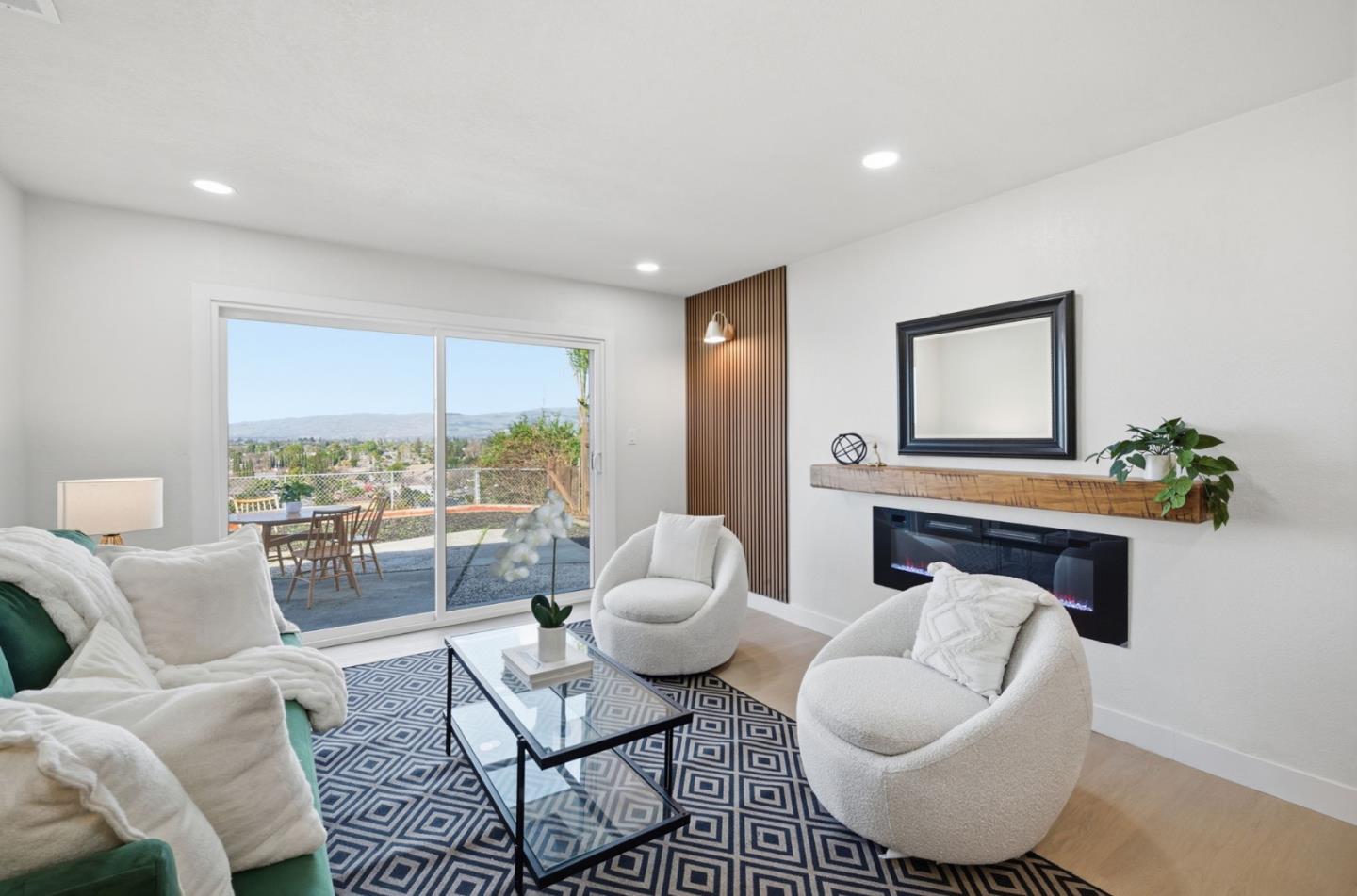 Detail Gallery Image 18 of 36 For 383 River View Dr, San Jose,  CA 95111 - 3 Beds | 2 Baths