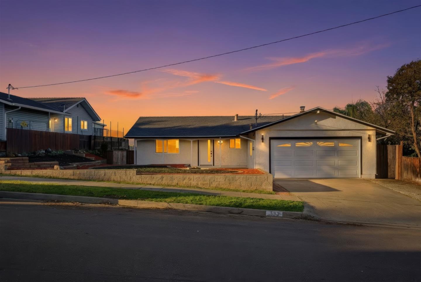 Detail Gallery Image 3 of 36 For 383 River View Dr, San Jose,  CA 95111 - 3 Beds | 2 Baths