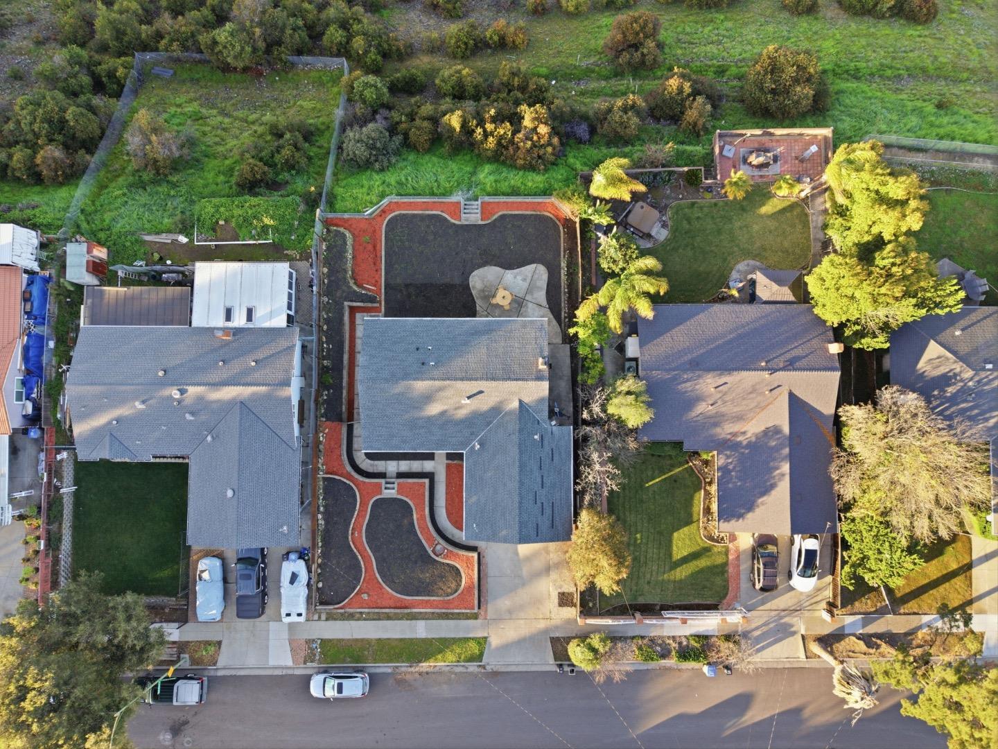 Detail Gallery Image 32 of 36 For 383 River View Dr, San Jose,  CA 95111 - 3 Beds | 2 Baths