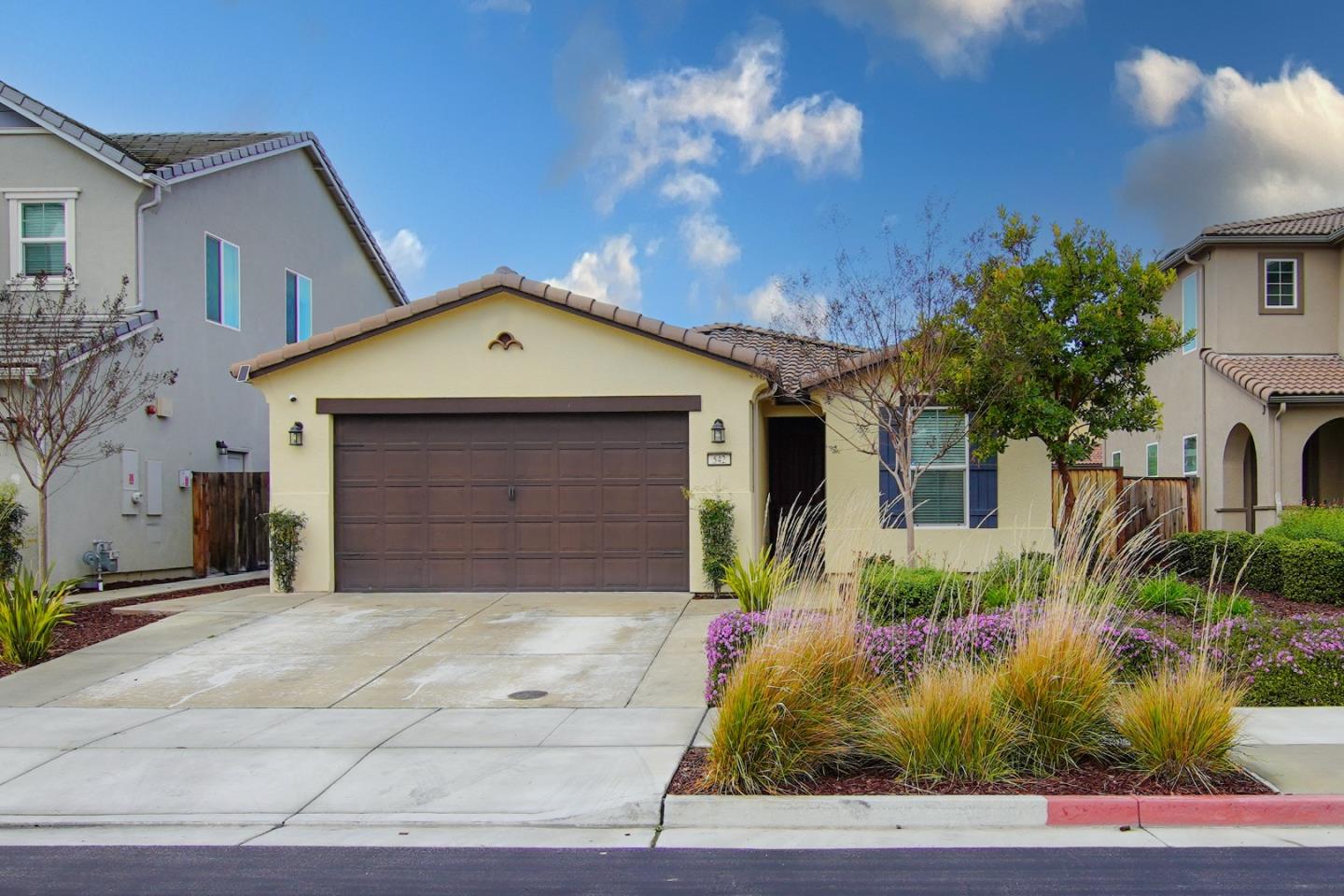 Detail Gallery Image 2 of 42 For 542 Cadiz Dr, Hollister,  CA 95023 - 3 Beds | 2 Baths
