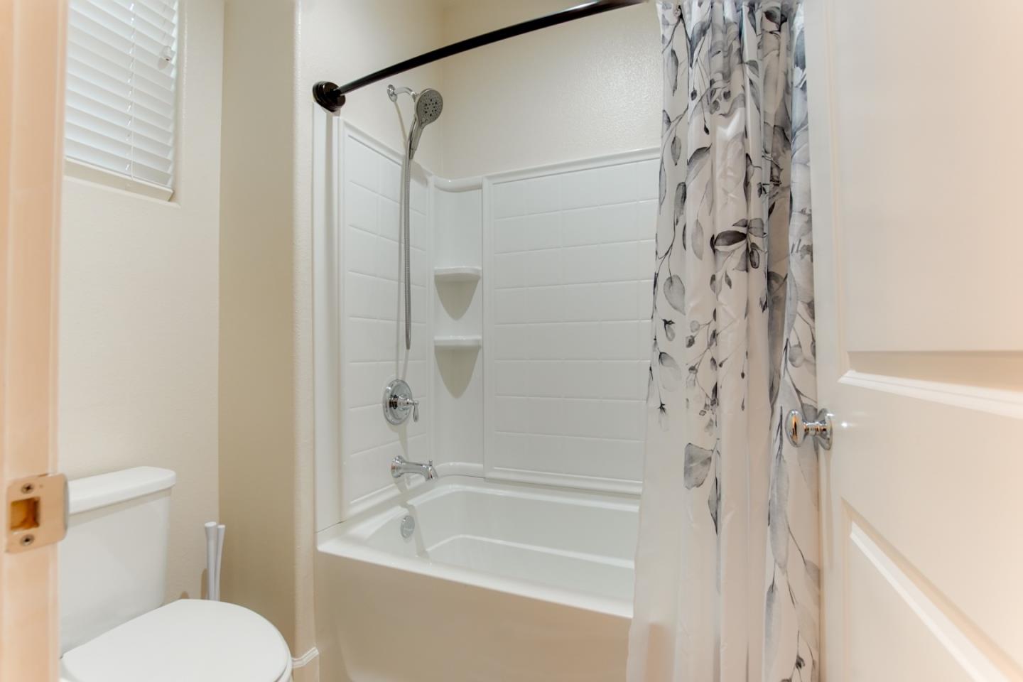 Detail Gallery Image 22 of 42 For 542 Cadiz Dr, Hollister,  CA 95023 - 3 Beds | 2 Baths