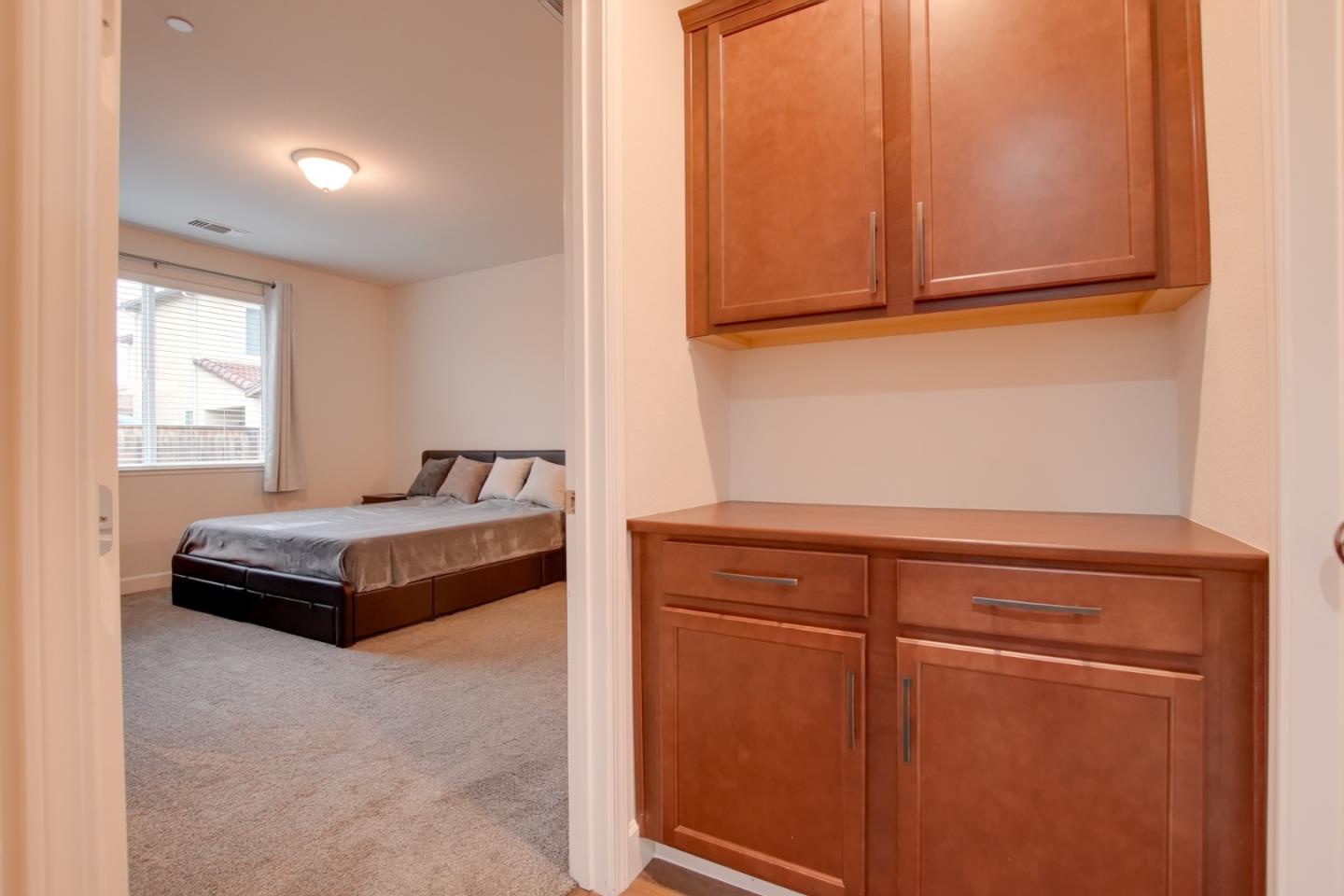 Detail Gallery Image 25 of 42 For 542 Cadiz Dr, Hollister,  CA 95023 - 3 Beds | 2 Baths