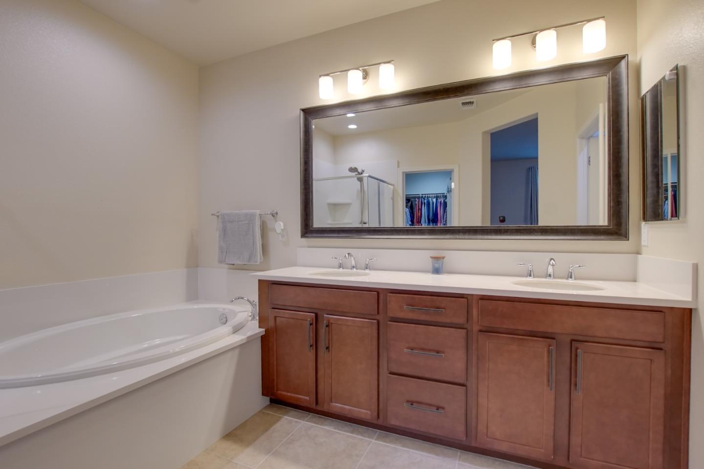 Detail Gallery Image 28 of 42 For 542 Cadiz Dr, Hollister,  CA 95023 - 3 Beds | 2 Baths