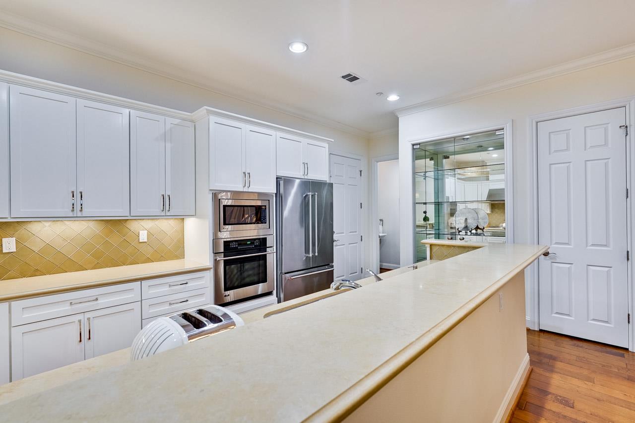 Detail Gallery Image 13 of 71 For 2812 Paseo Ln, San Jose,  CA 95124 - 4 Beds | 4/1 Baths