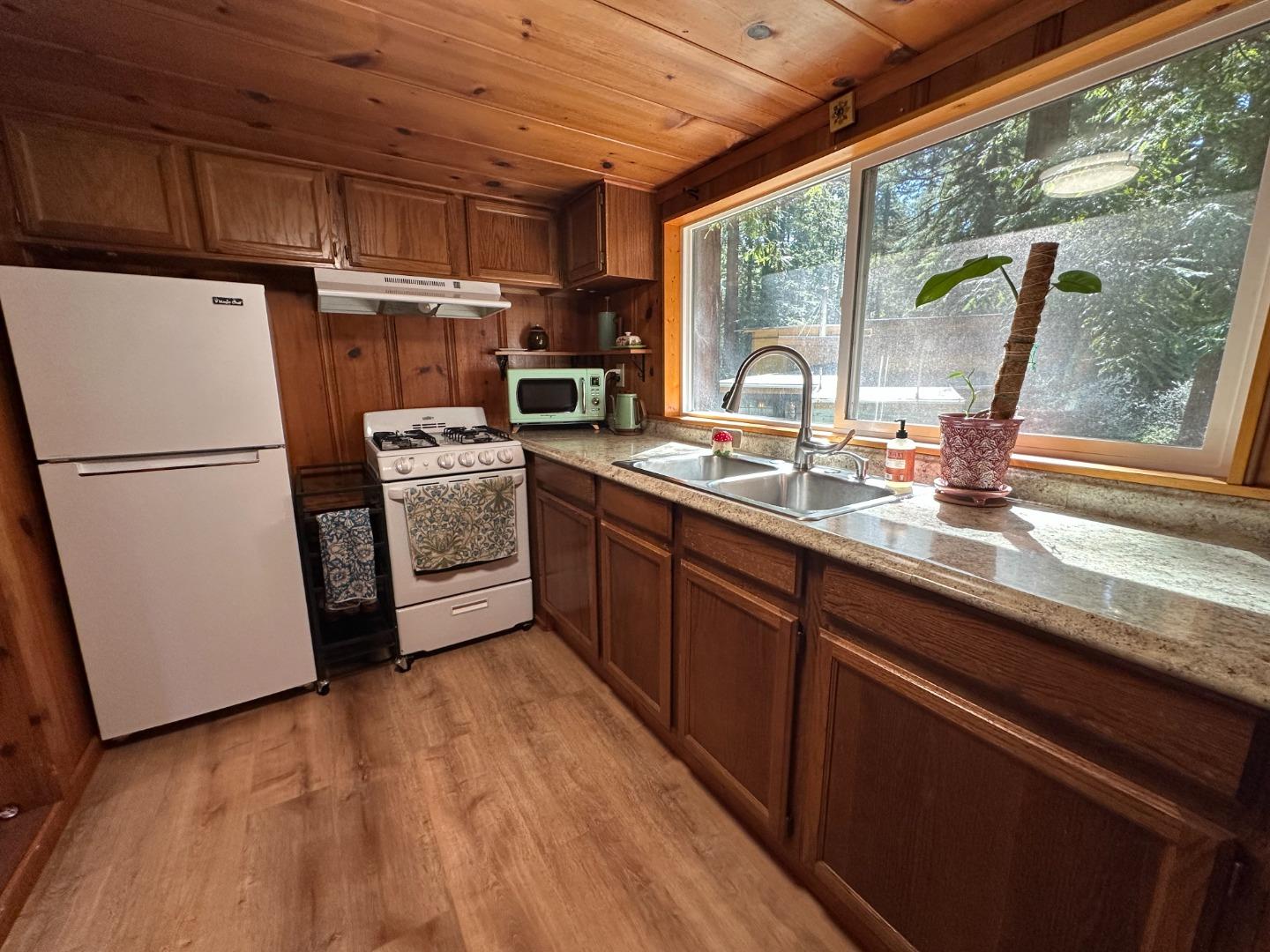 Detail Gallery Image 14 of 28 For 155 Mcgaffigan Mill Rd, Boulder Creek,  CA 95006 - 2 Beds | 1 Baths