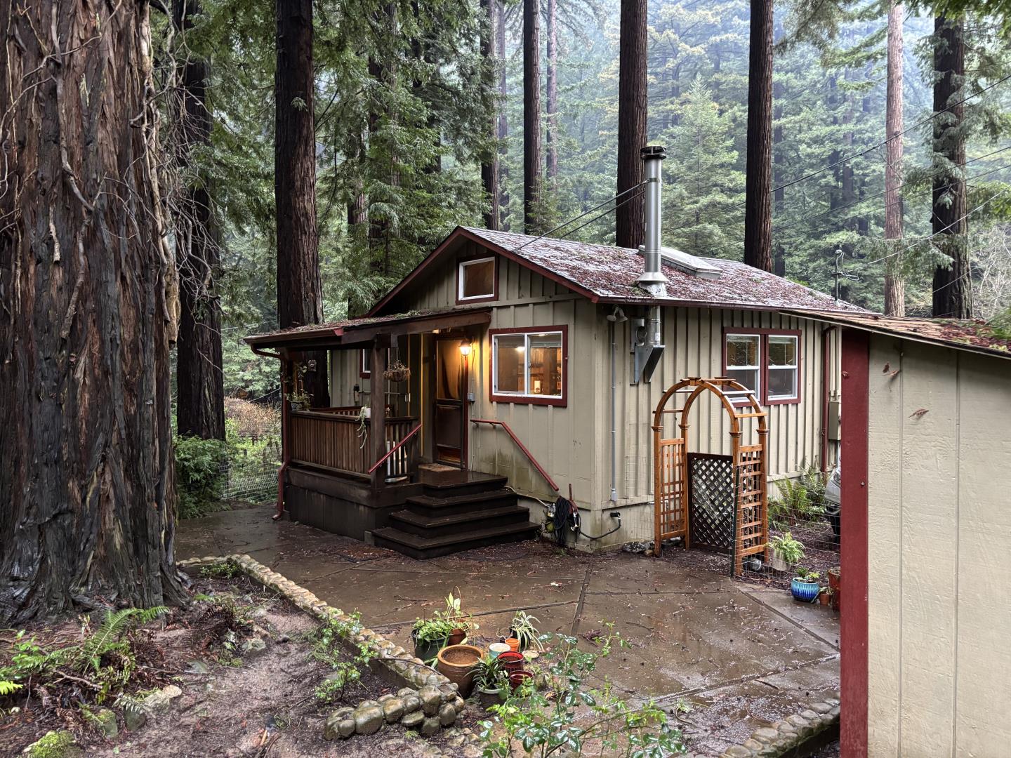 Detail Gallery Image 2 of 12 For 155 Mcgaffigan Mill Rd, Boulder Creek,  CA 95006 - 2 Beds | 1 Baths