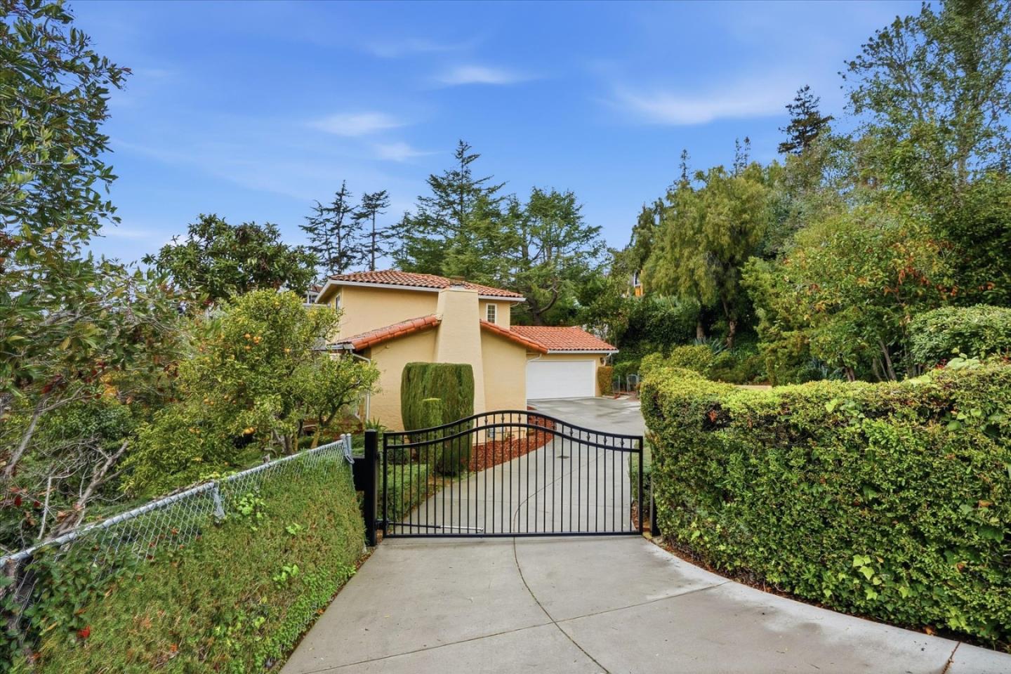 Detail Gallery Image 4 of 36 For 10955 Edgemont Dr, San Jose,  CA 95127 - 2 Beds | 3 Baths