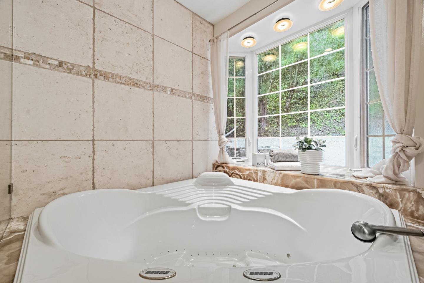 Detail Gallery Image 19 of 39 For 3202 E Laurel Creek Rd, Belmont,  CA 94002 - 3 Beds | 3 Baths