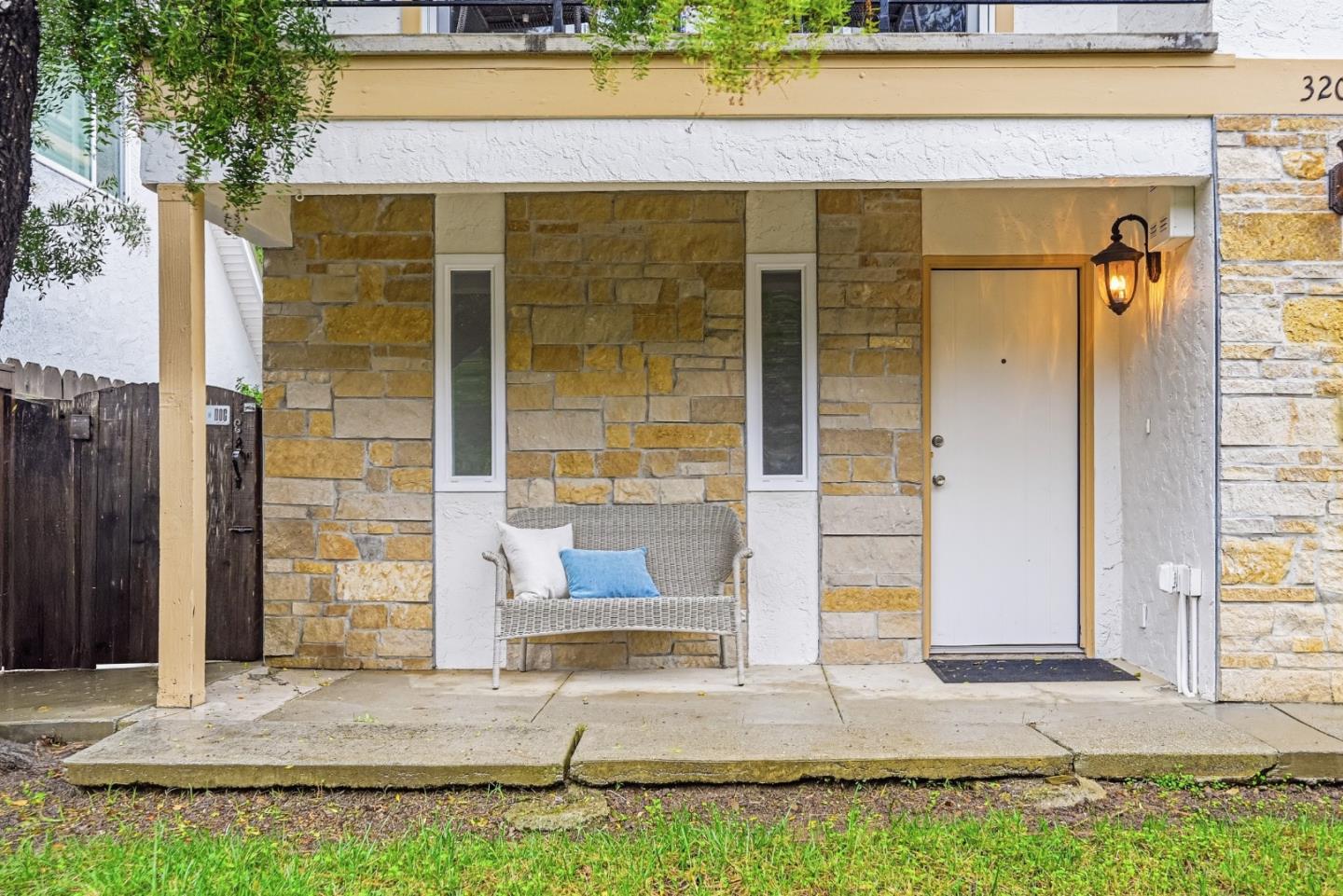 Detail Gallery Image 31 of 39 For 3202 E Laurel Creek Rd, Belmont,  CA 94002 - 3 Beds | 3 Baths