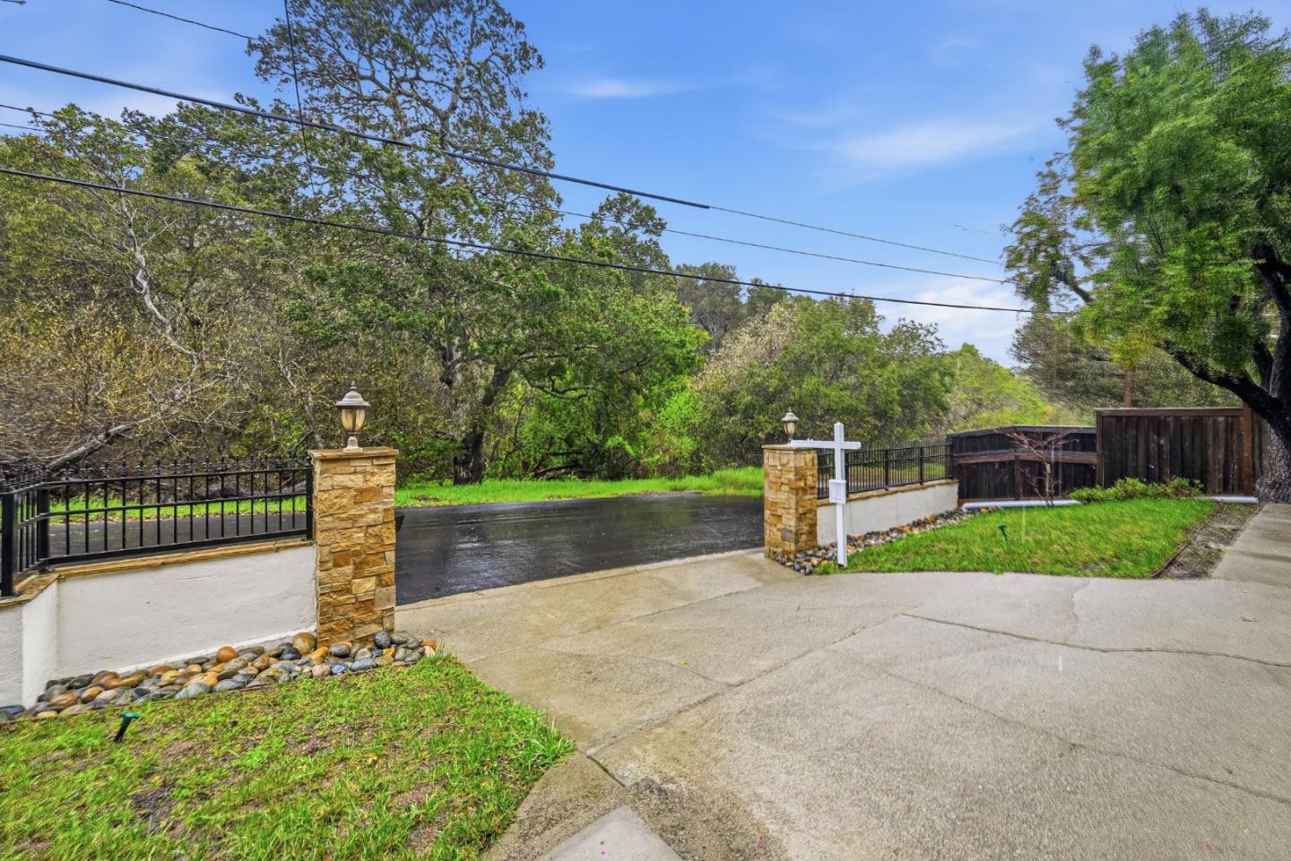 Detail Gallery Image 38 of 39 For 3202 E Laurel Creek Rd, Belmont,  CA 94002 - 3 Beds | 3 Baths