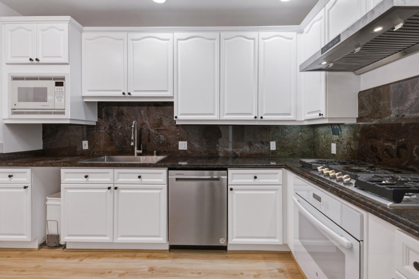 Detail Gallery Image 20 of 60 For 153 N. San Mateo Dr #204,  San Mateo,  CA 94401 - 2 Beds | 2 Baths