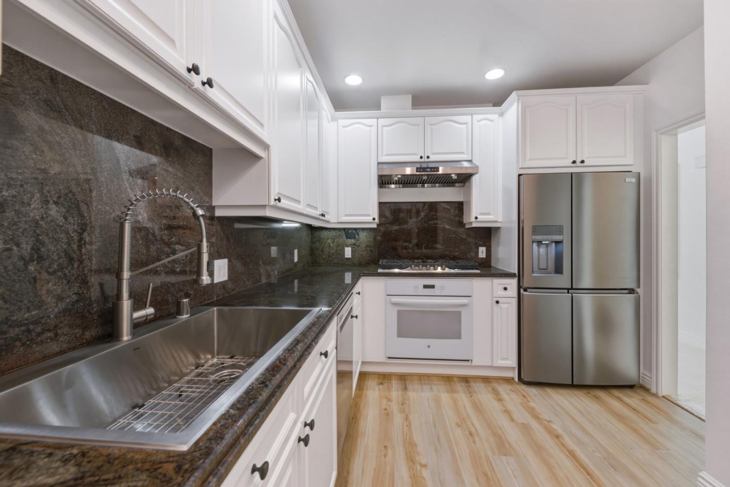 Detail Gallery Image 22 of 60 For 153 N. San Mateo Dr #204,  San Mateo,  CA 94401 - 2 Beds | 2 Baths