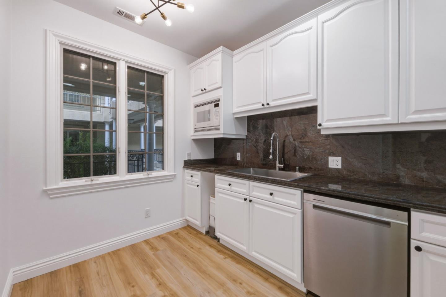 Detail Gallery Image 23 of 60 For 153 N. San Mateo Dr #204,  San Mateo,  CA 94401 - 2 Beds | 2 Baths