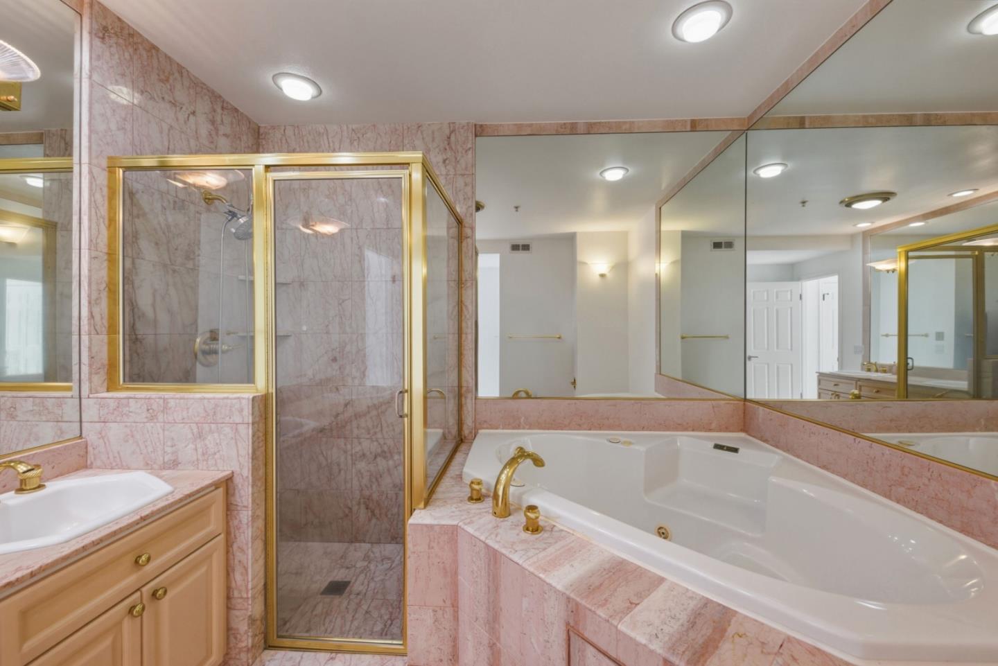 Detail Gallery Image 33 of 60 For 153 N. San Mateo Dr #204,  San Mateo,  CA 94401 - 2 Beds | 2 Baths