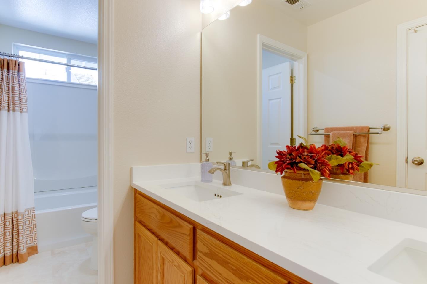 Detail Gallery Image 28 of 51 For 740 Hillock, Hollister,  CA 95023 - 4 Beds | 3 Baths