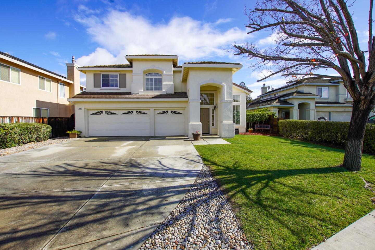 Detail Gallery Image 3 of 51 For 740 Hillock, Hollister,  CA 95023 - 4 Beds | 3 Baths