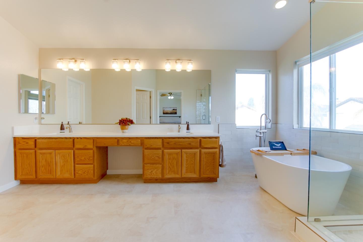 Detail Gallery Image 38 of 51 For 740 Hillock, Hollister,  CA 95023 - 4 Beds | 3 Baths