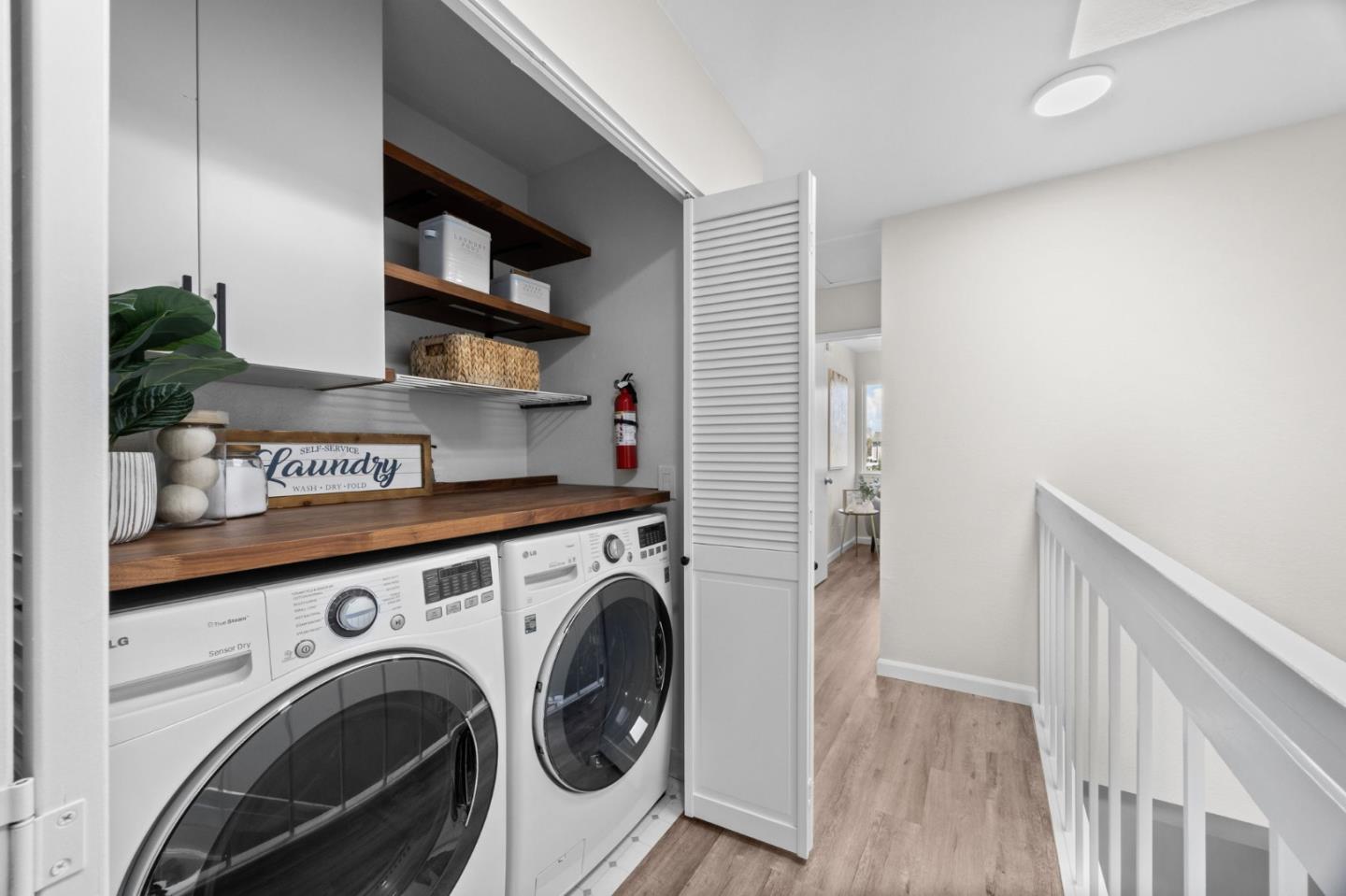 Detail Gallery Image 16 of 27 For 844 Andromeda Ln, Foster City,  CA 94404 - 3 Beds | 2/1 Baths