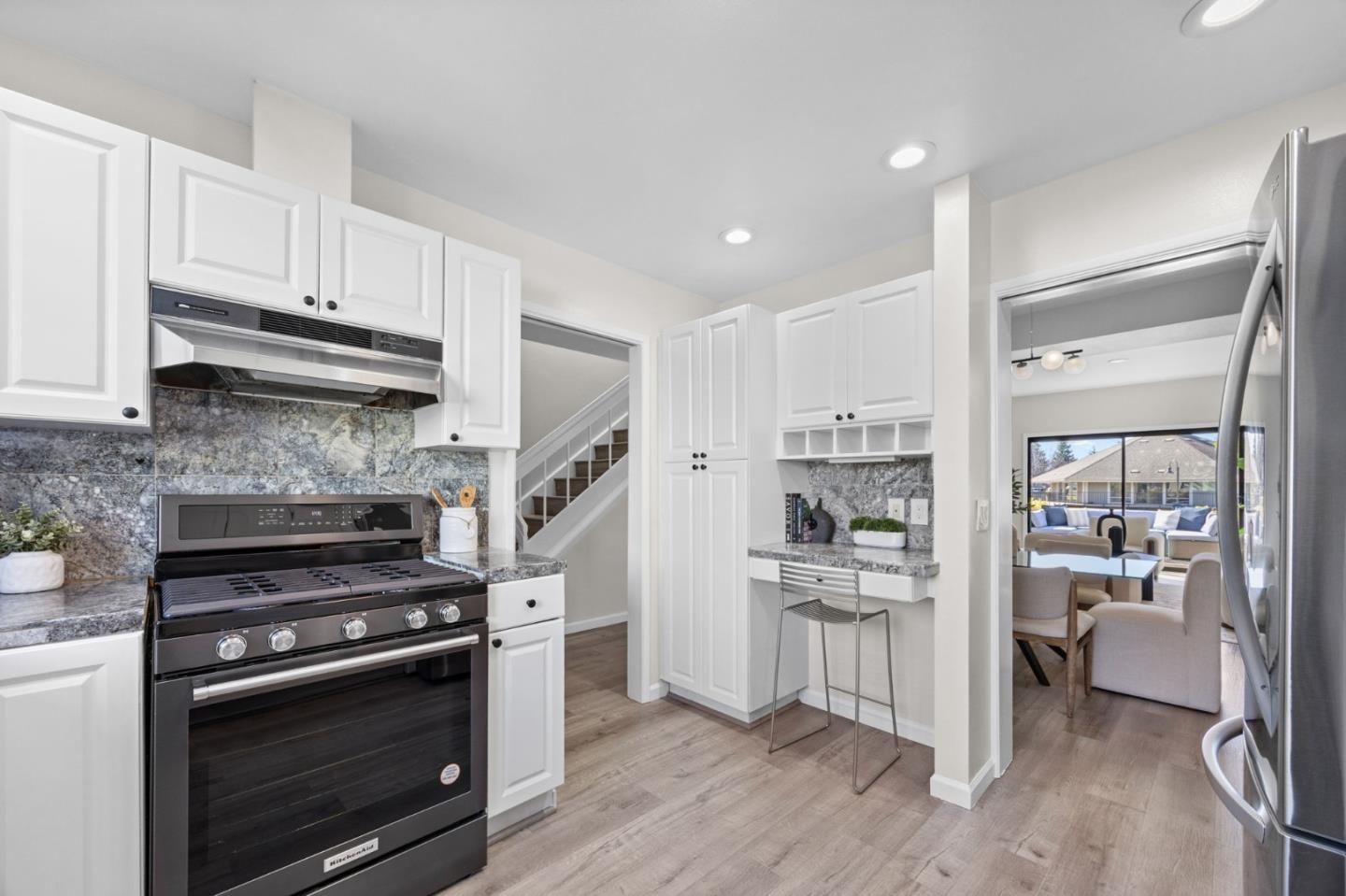 Detail Gallery Image 9 of 27 For 844 Andromeda Ln, Foster City,  CA 94404 - 3 Beds | 2/1 Baths