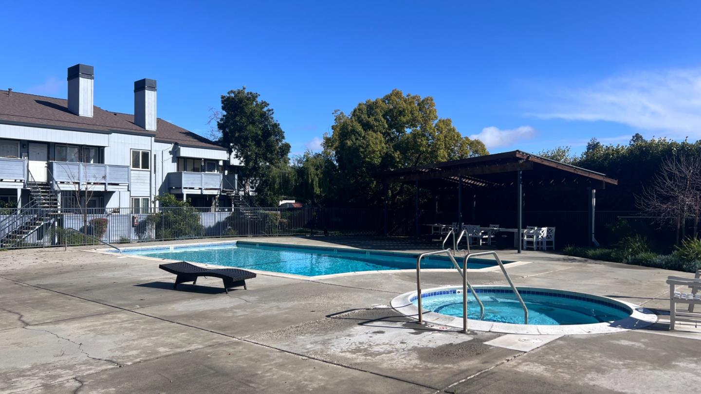 Detail Gallery Image 12 of 16 For 4849 Pine Forest Pl, San Jose,  CA 95118 - 2 Beds | 2 Baths