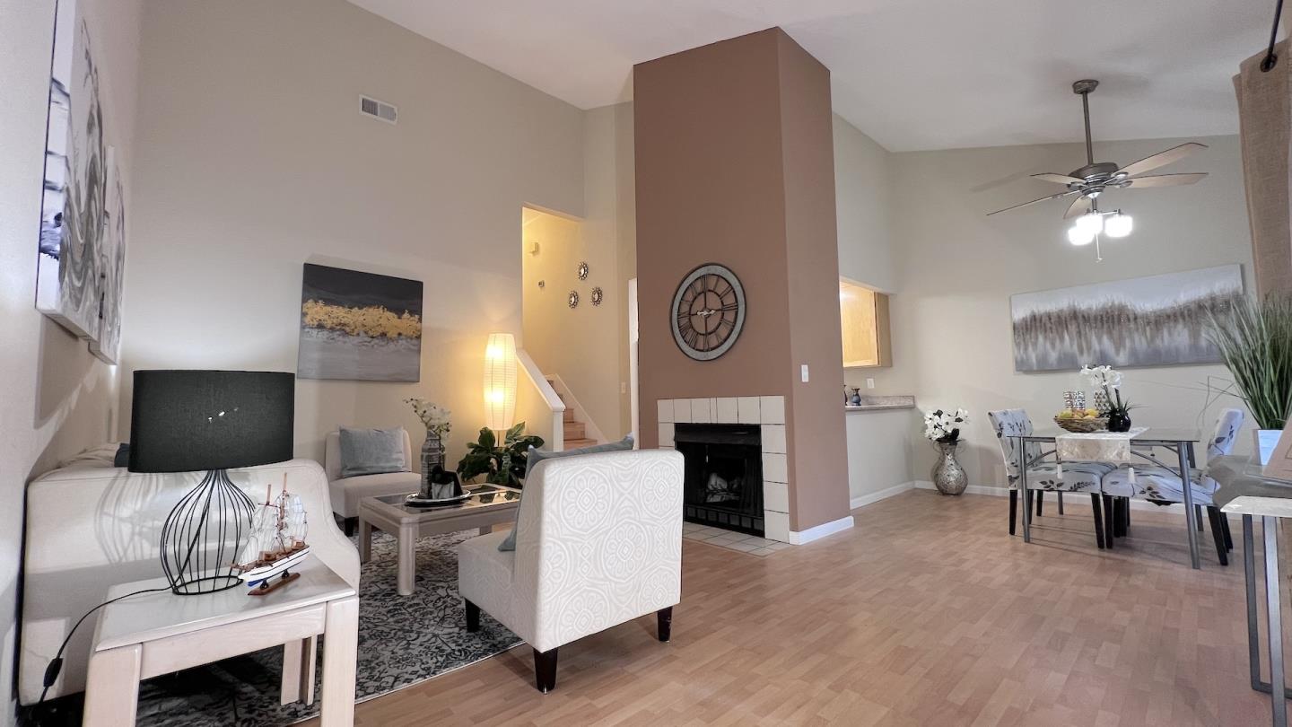 Detail Gallery Image 2 of 16 For 4849 Pine Forest Pl, San Jose,  CA 95118 - 2 Beds | 2 Baths