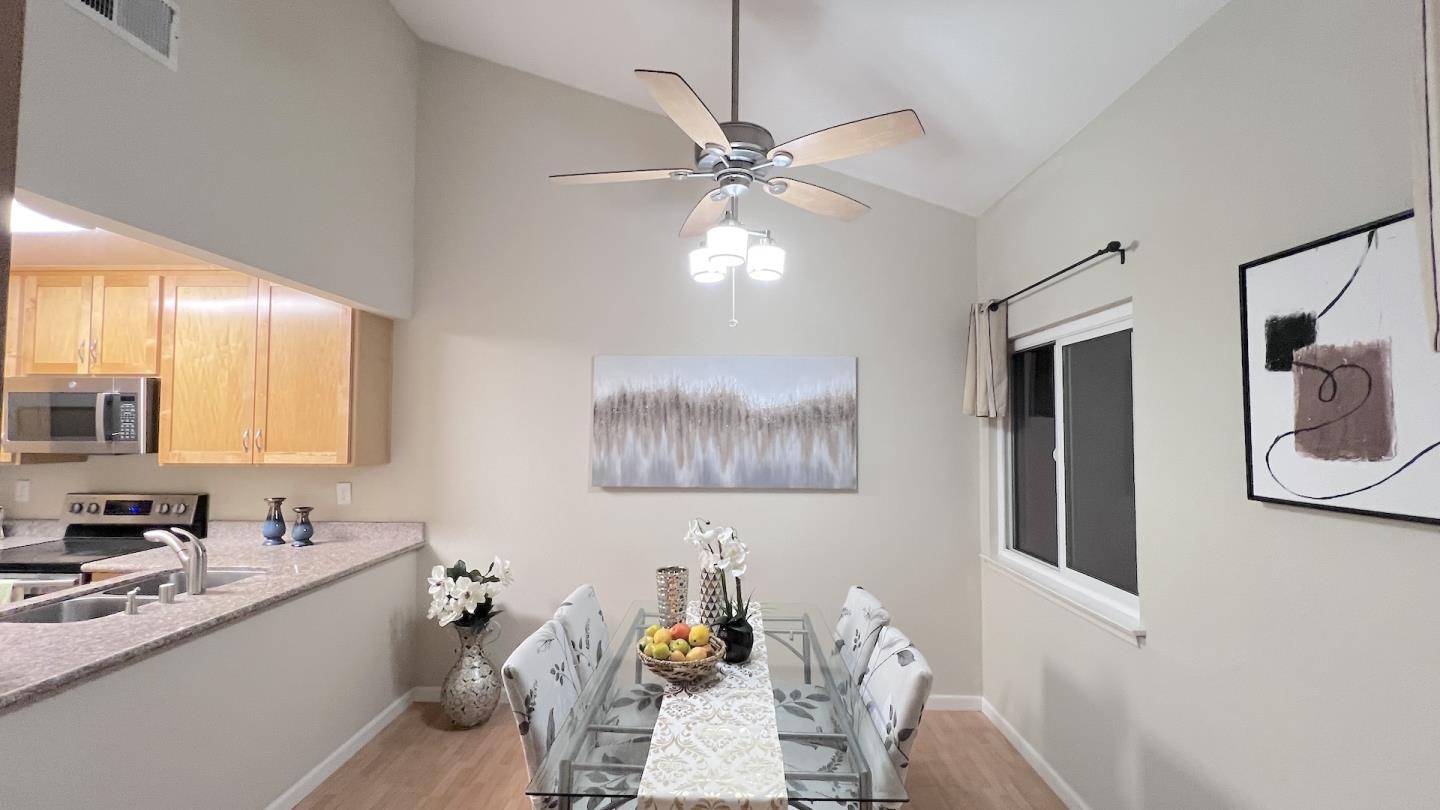 Detail Gallery Image 4 of 16 For 4849 Pine Forest Pl, San Jose,  CA 95118 - 2 Beds | 2 Baths